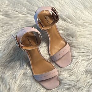 Francesca’s Indigo Road Block Heel Blush Sandals 6.5